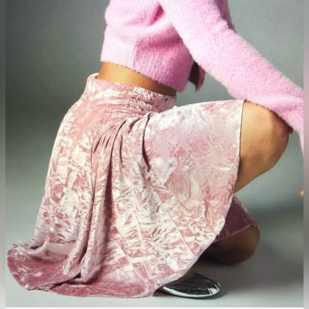 Silence + Noise Urban Outfitters pink Willa Crushed Velvet Mini Skirt sz  medium